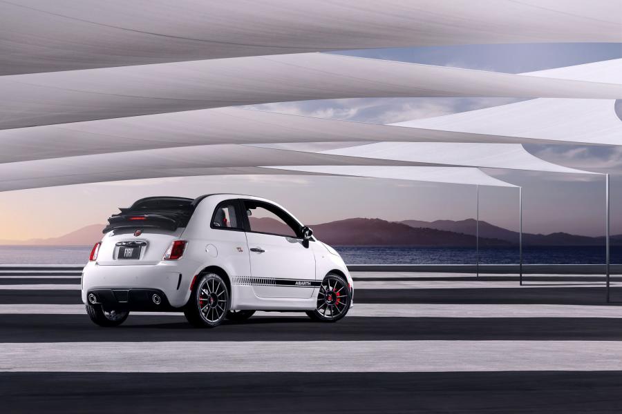  Abarth 500C 2013 года  (NA) (фото 37 из 46)